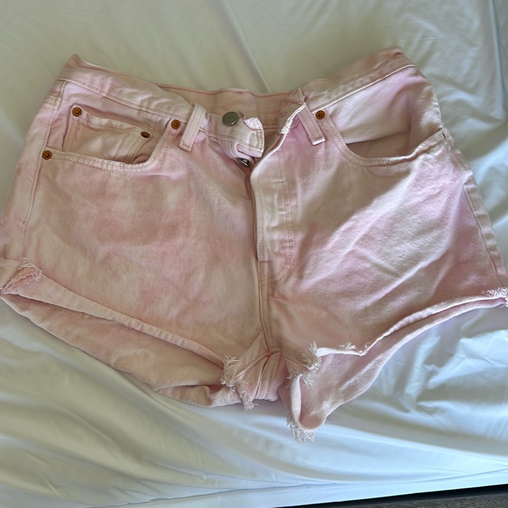 Levi light pink Jean shorts